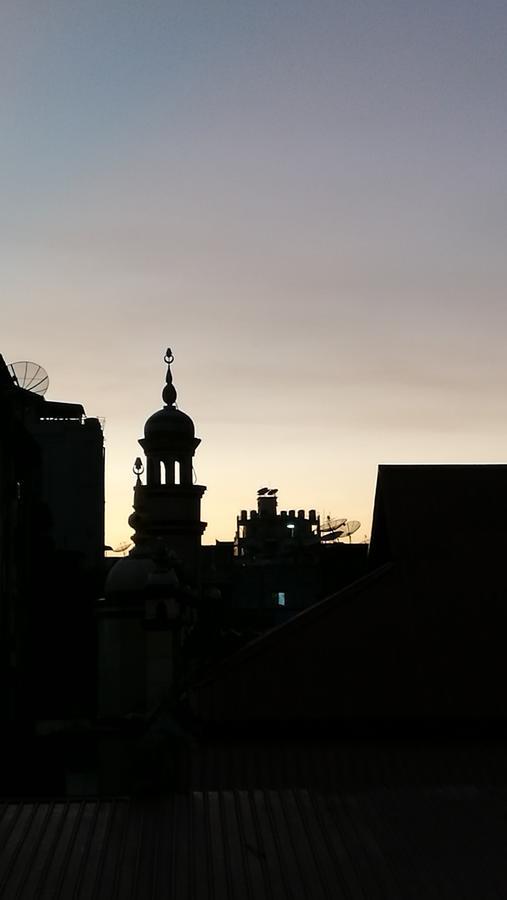 Dengba Hostel Yangon Esterno foto