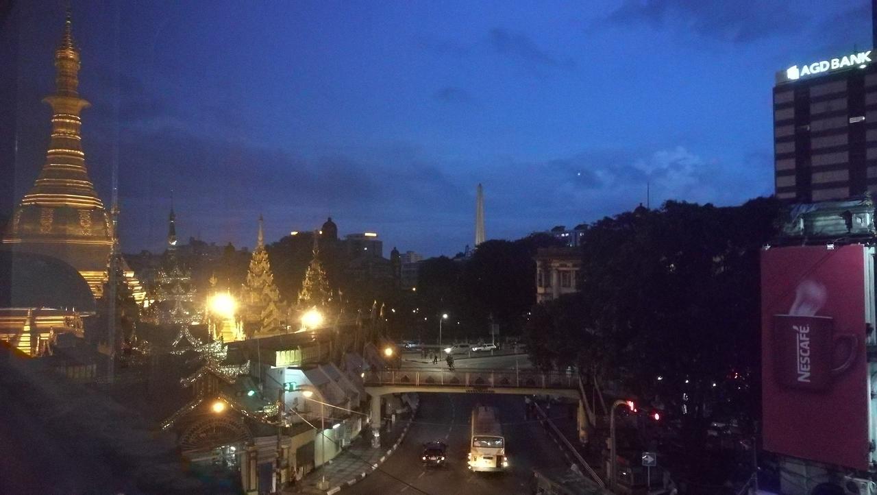 Dengba Hostel Yangon Esterno foto