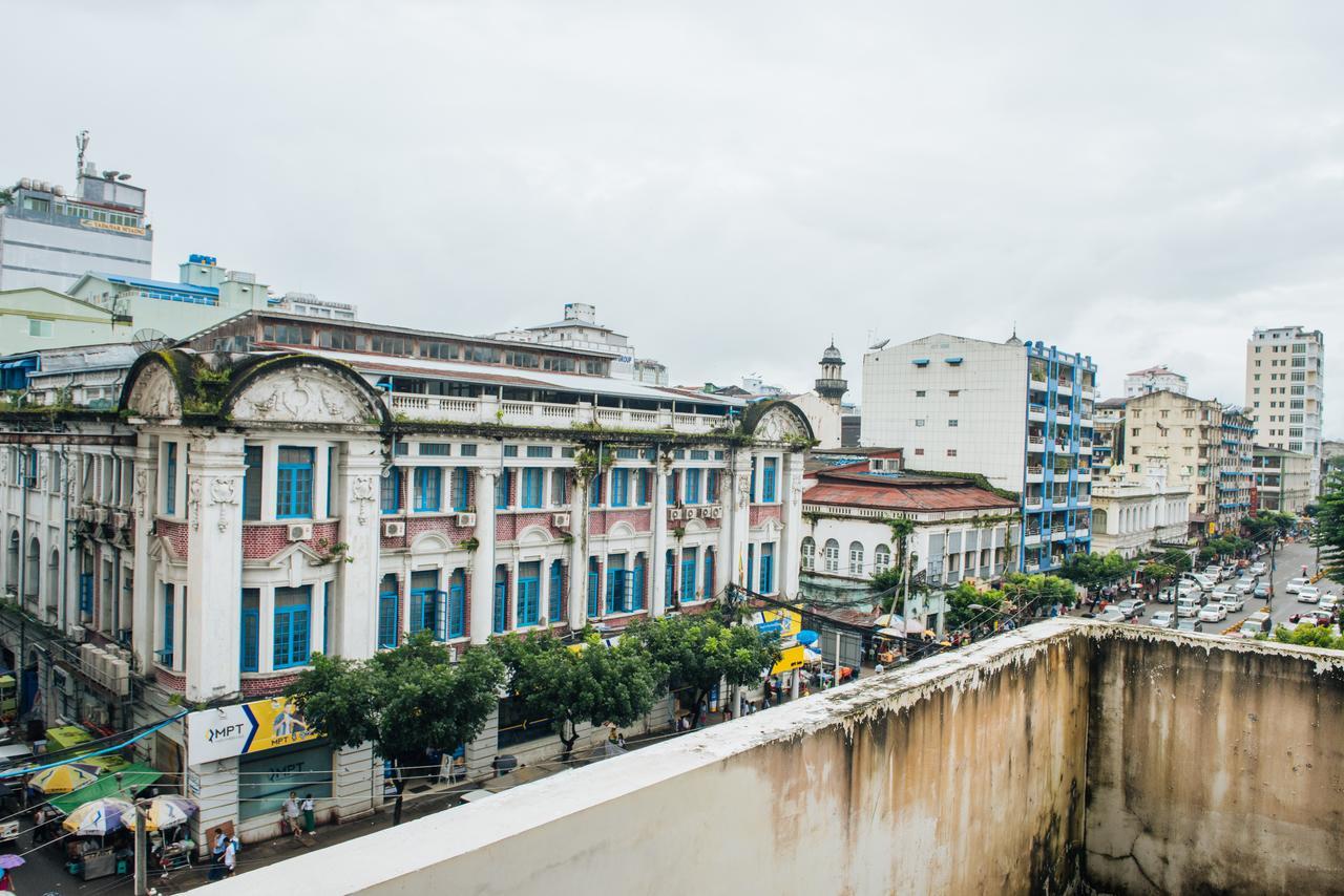Dengba Hostel Yangon Esterno foto