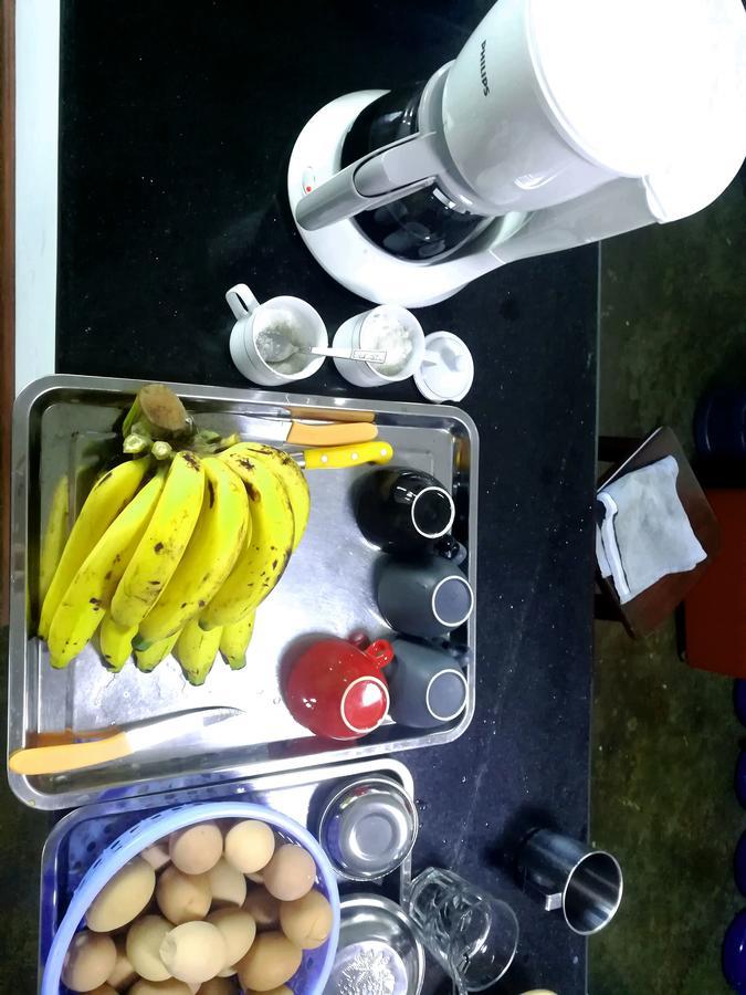 Dengba Hostel Yangon Esterno foto