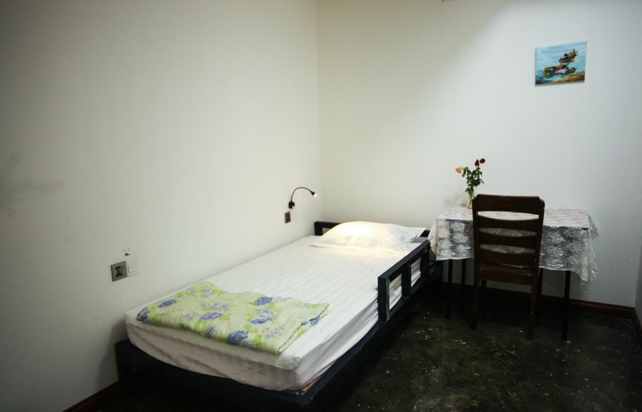 Dengba Hostel Yangon Esterno foto