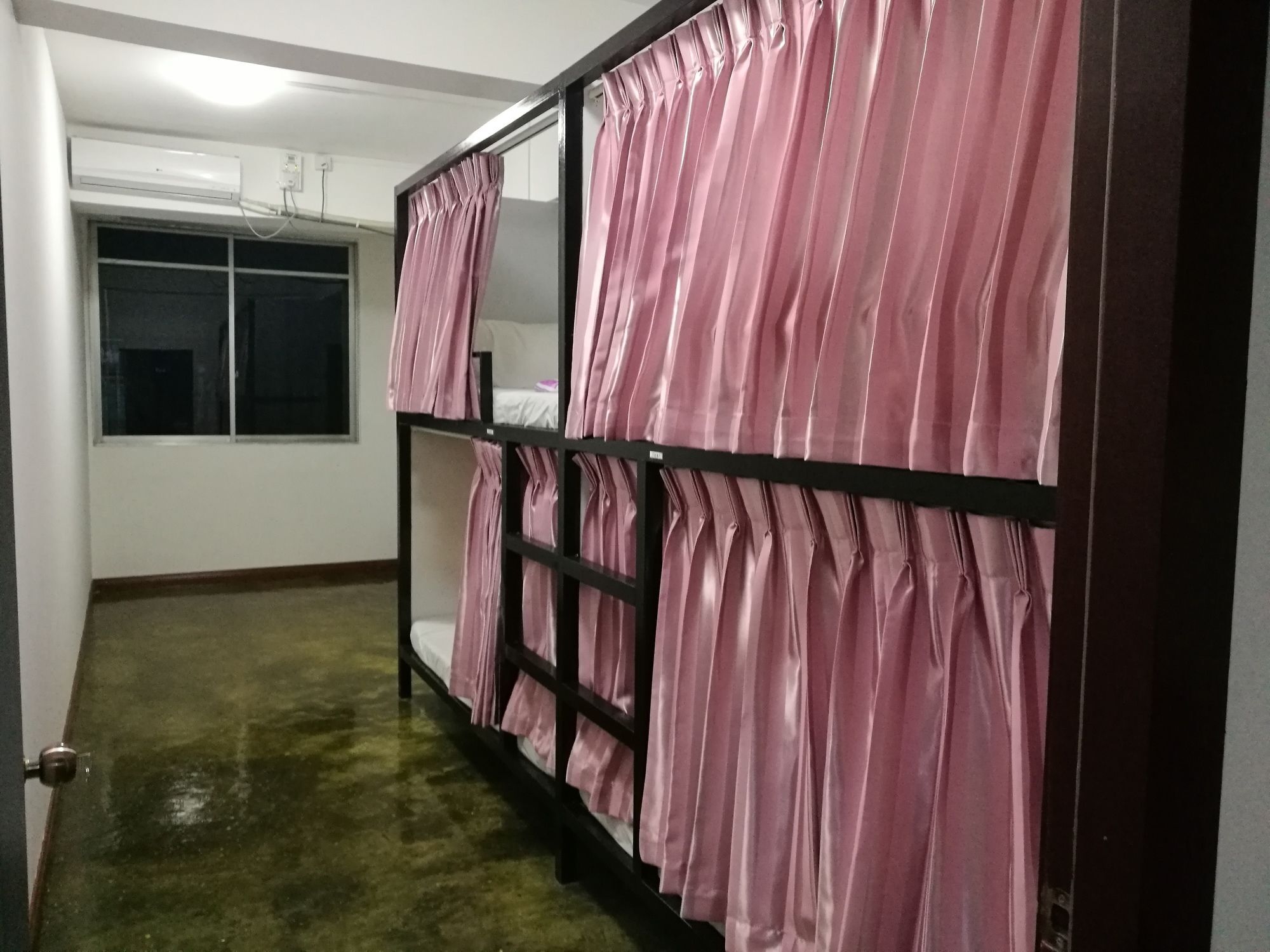 Dengba Hostel Yangon Esterno foto