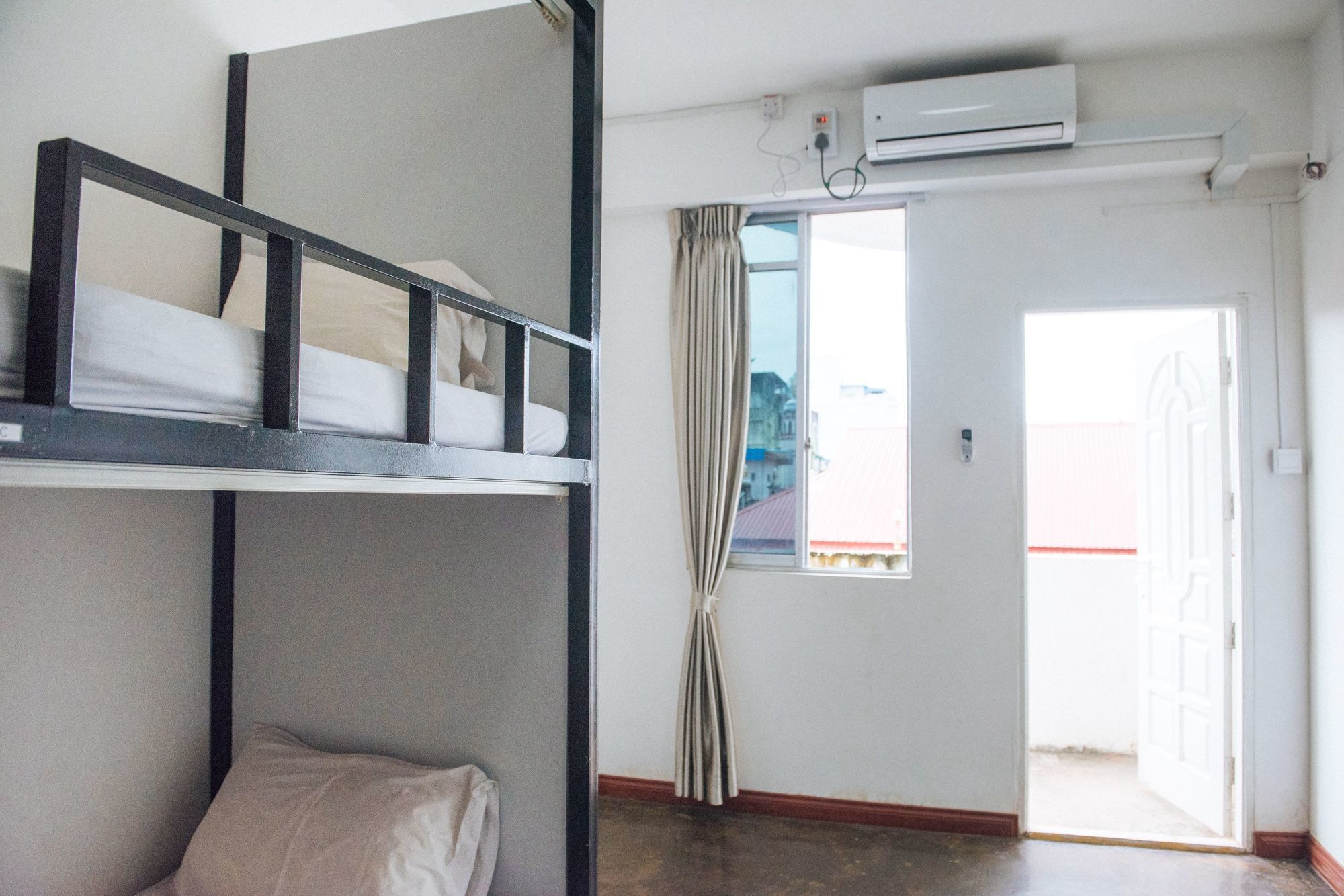 Dengba Hostel Yangon Esterno foto
